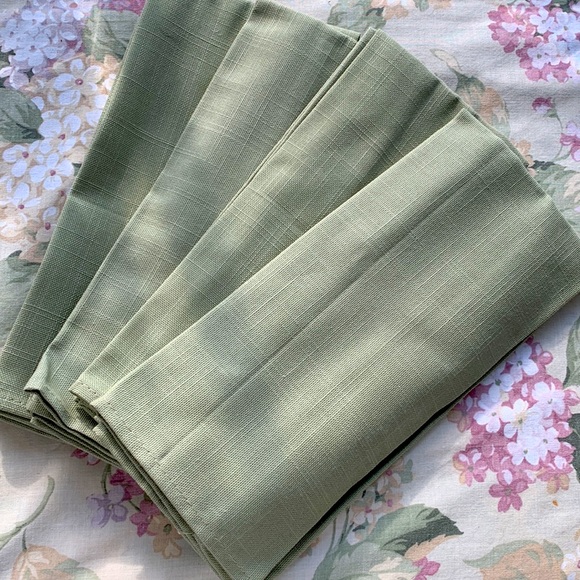 Avon Sage Green DINNER Napkins - Picture 3 of 5